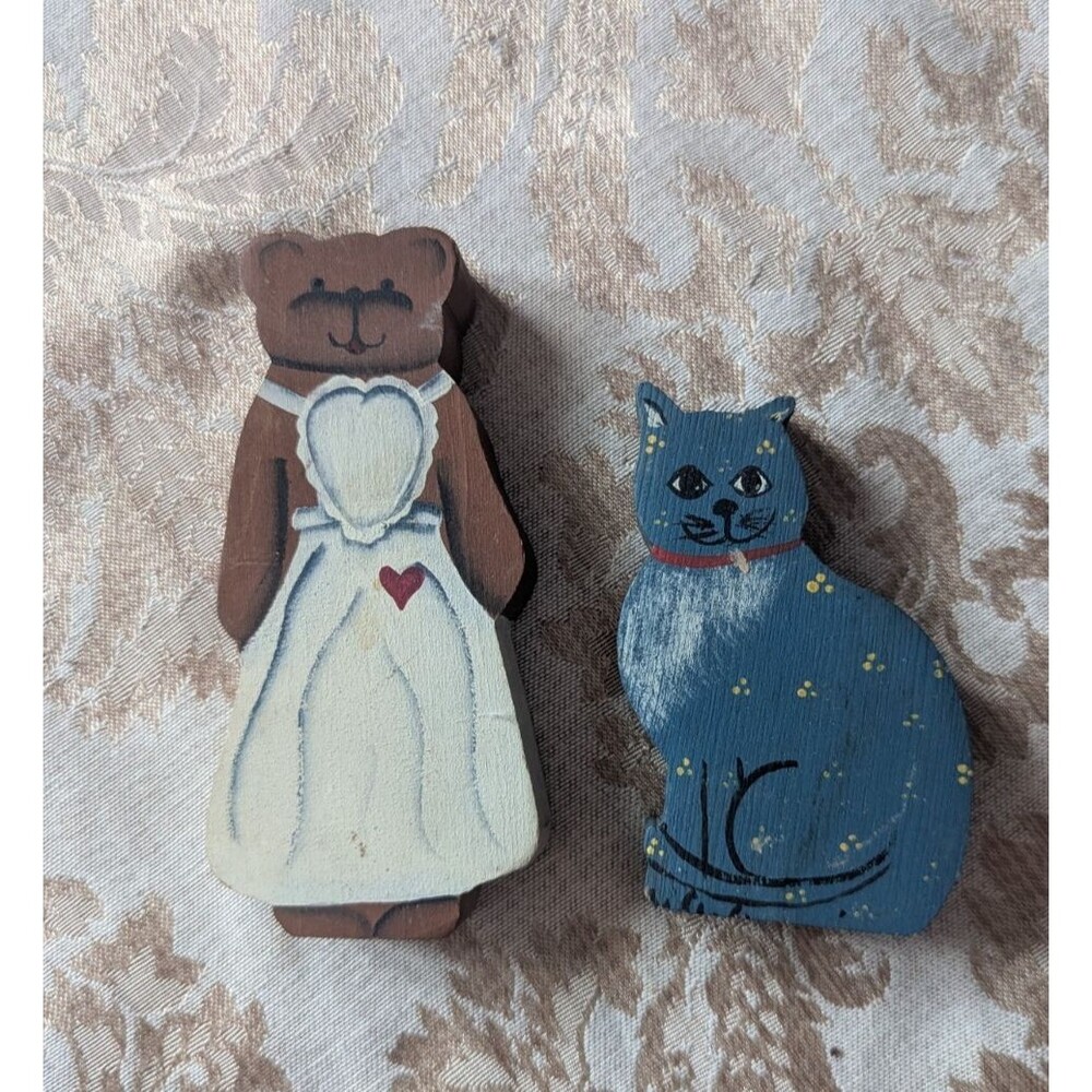 Vintage Amish Handmade Folk Art Wood Figures Bear and Cat Country Farm
